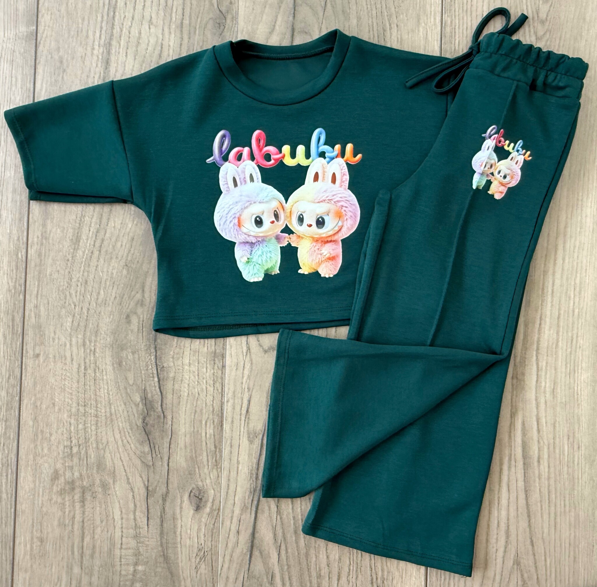 Labubu Flared Set - Dk. Groen