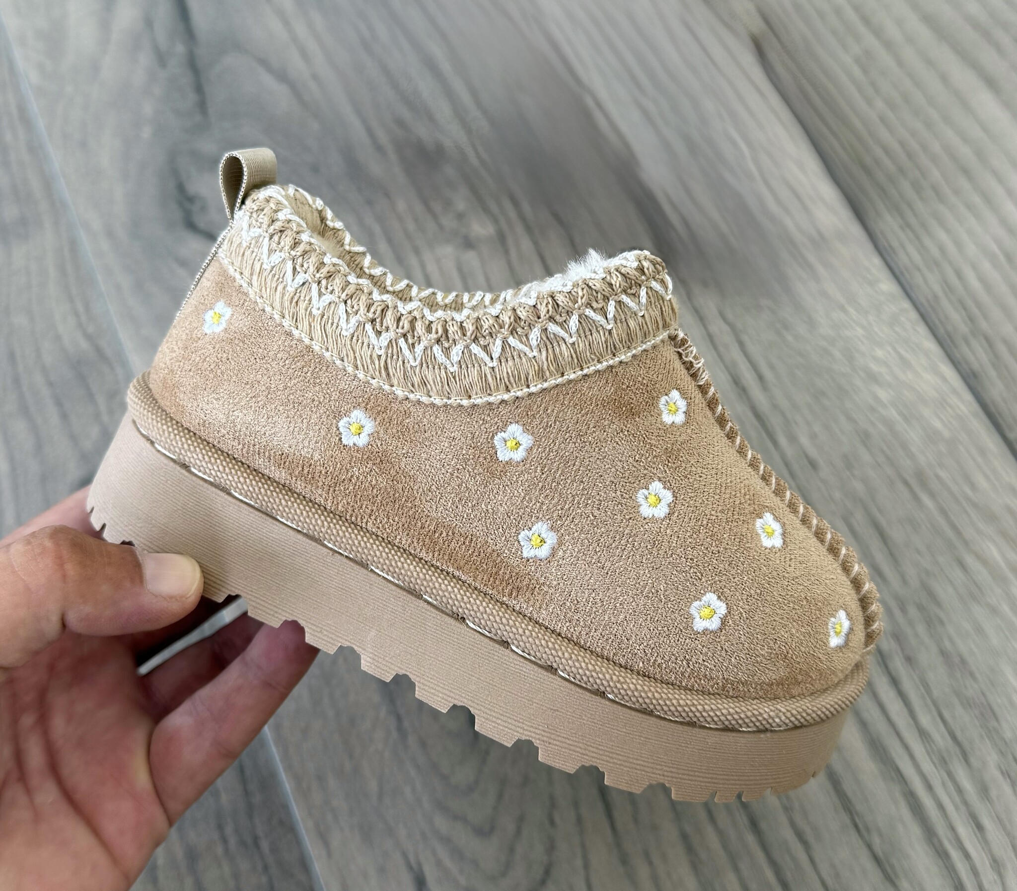 Furry Flower sliders - Beige (Verzenddatum 9 okt)