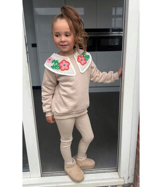 Beige Set Met Bloemen Kraag
