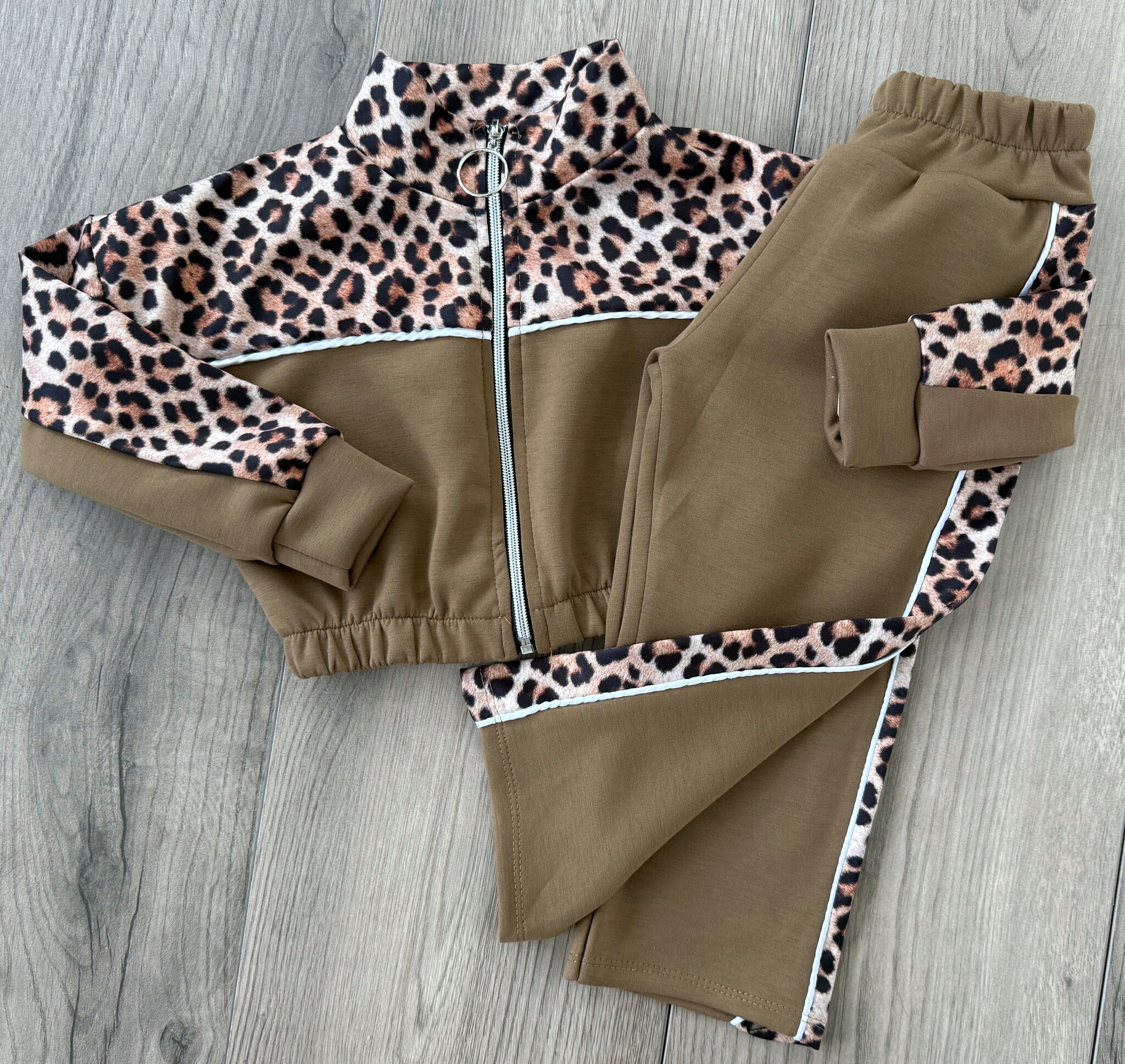 Leopard & Chill Set - Camel