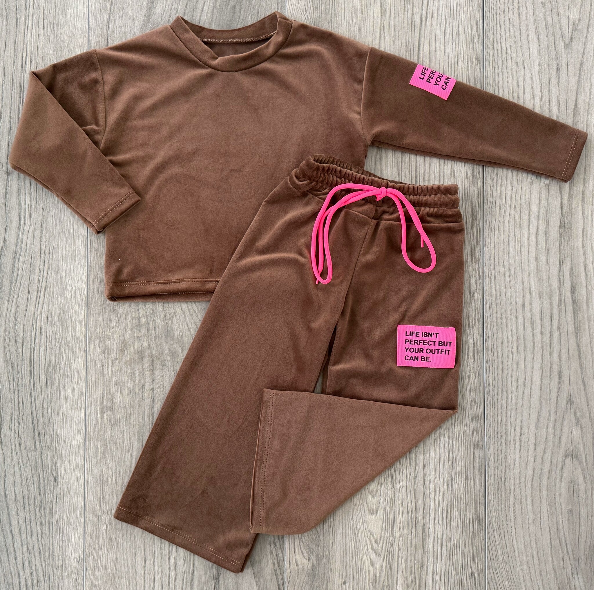 VELVET | Perfect Outfit - Jogging Set Camel