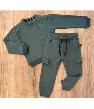 Koko Noko Joggingset - Dk. Groen (Verzenddatum 11 dec)