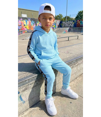 Icon Joggingset - Licht Blauw (Verzenddatum 12 jan)