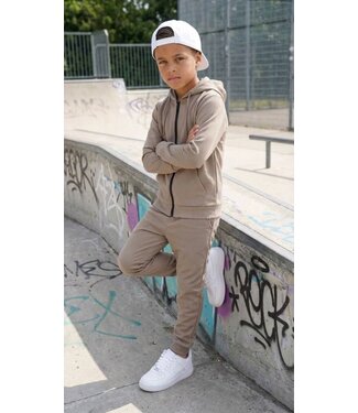 Joggingset - Taupe   (Verzenddatum 27 aug)