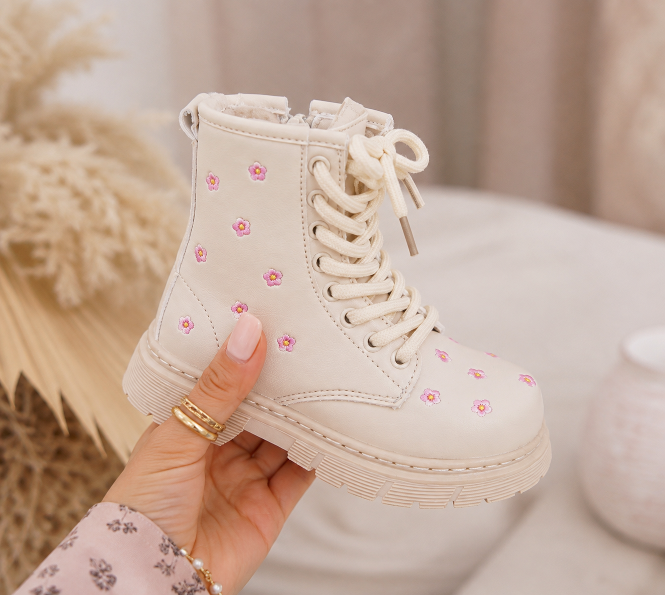 Flower Boots – Beige