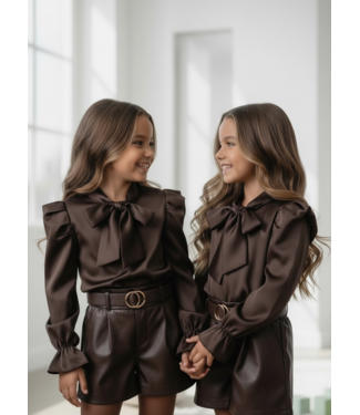 Satin Bow Blouse – Marron (Verzenddatum 14 sept)