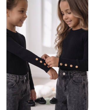 Button Detail Sweater – Zwart  (verzenddatum 17 sept)