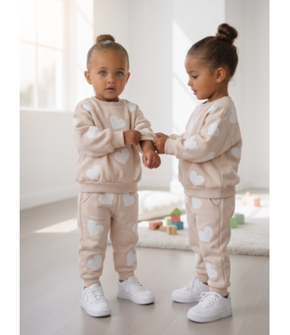 All Over Hearts Joggingset – Beige (Verzenddatum 15 sept)