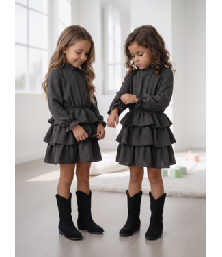 Emerald Layered Ruffle Dress – Zwart