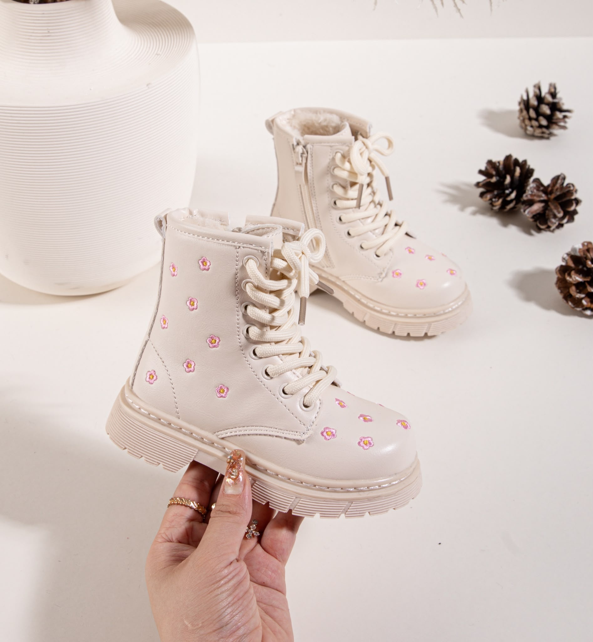 Flower Boots – Beige