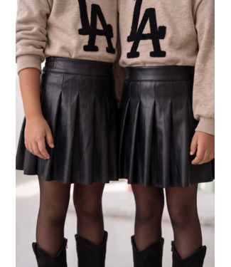 Leatherlook Pleated Skirt – Zwart