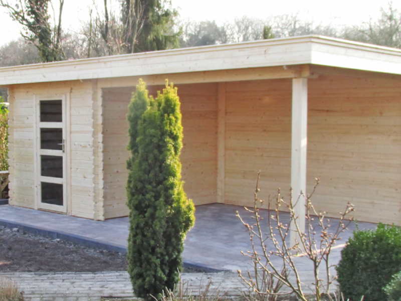 Minimaliseren Klaar Romanschrijver Ter Apel blokhut met overkapping plat dak 300 cm x 300 cm + 300 cm -  Tuinbeurs Nederland