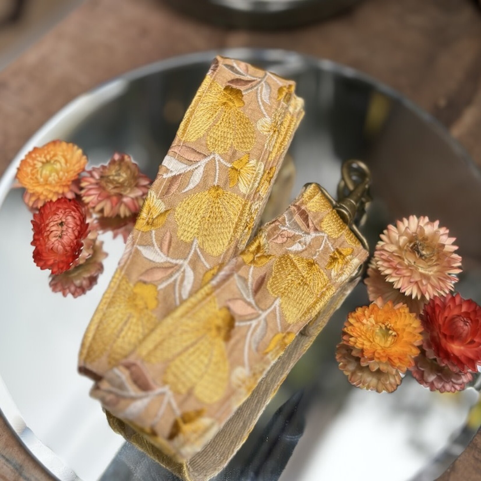 Handgemaakte straps - beige met gele bloemen