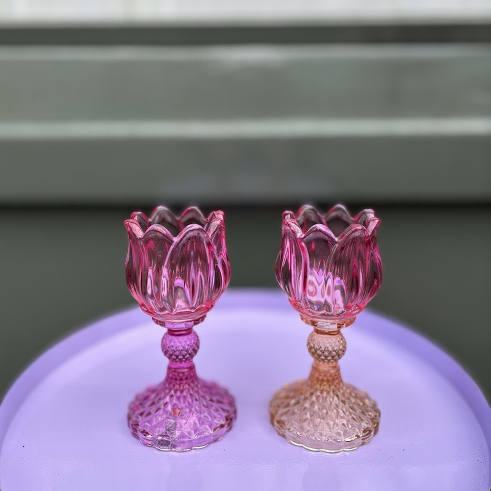 Daan Kromhout Theelichthouder - tulp - neon roze glas - S