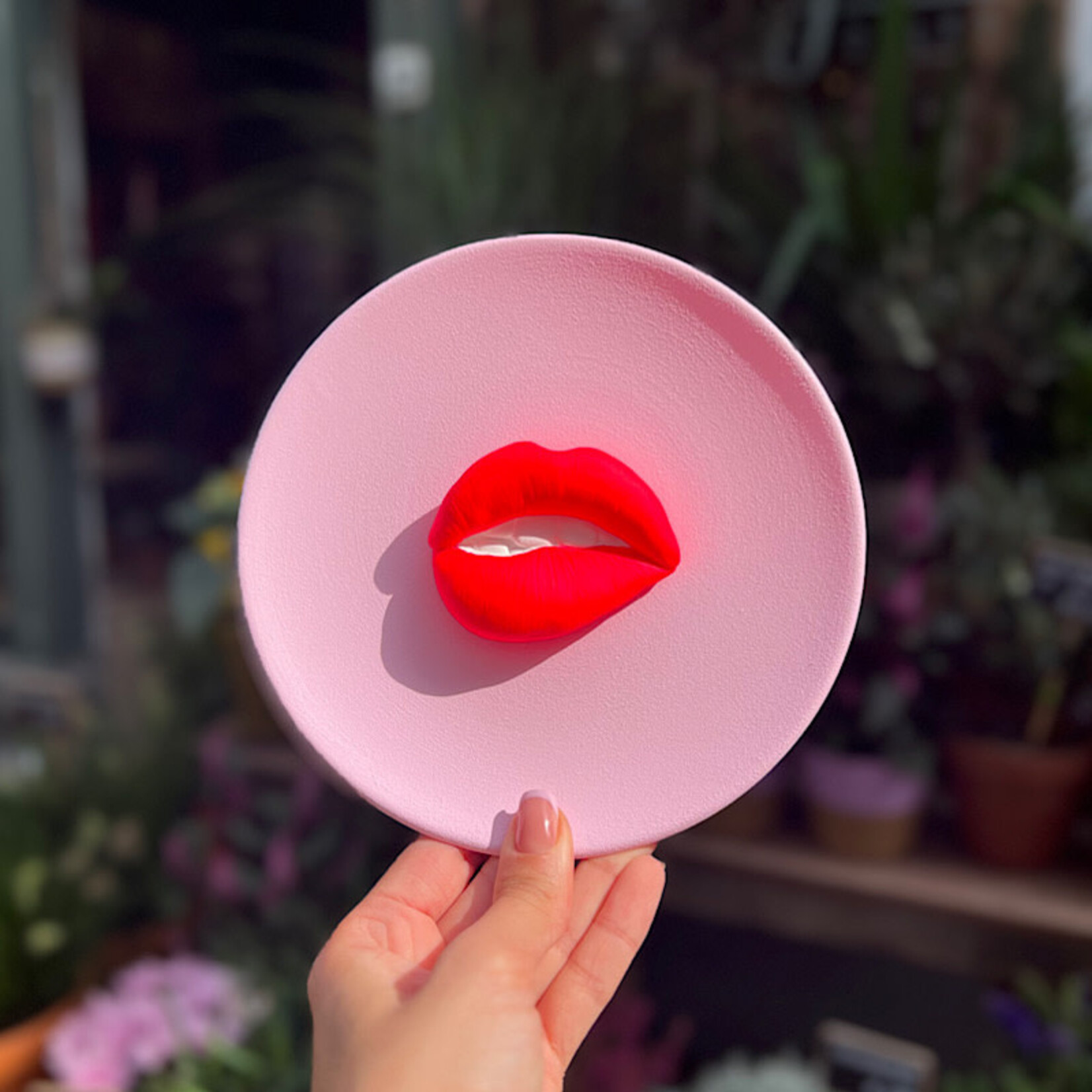 3D tegel roze rond - neon lippen