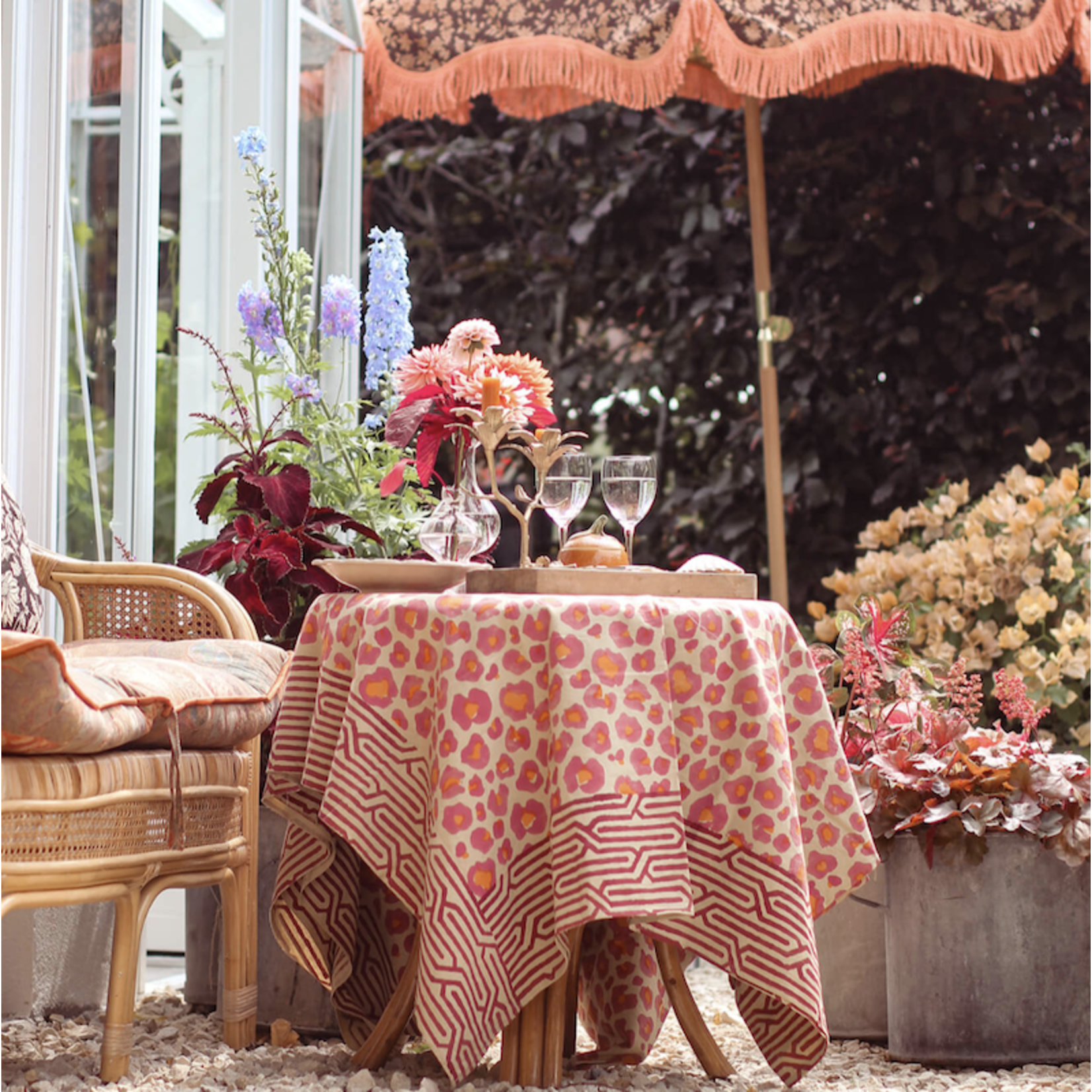 Doing Goods Tafelkleed Doing Goods in draagtas - Pink Leopard