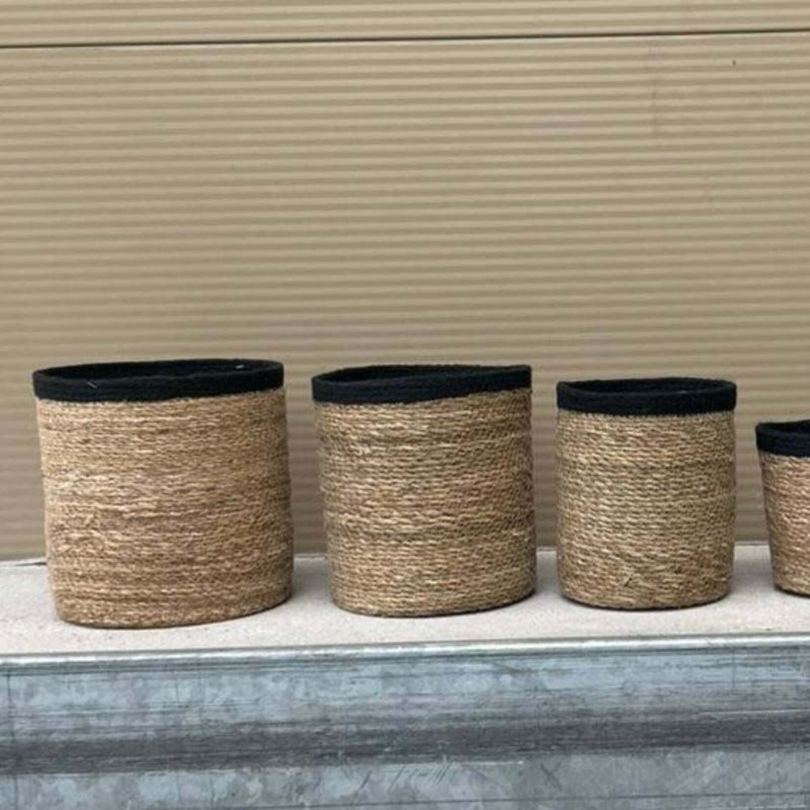 Rotan manden - zwarte rand - large