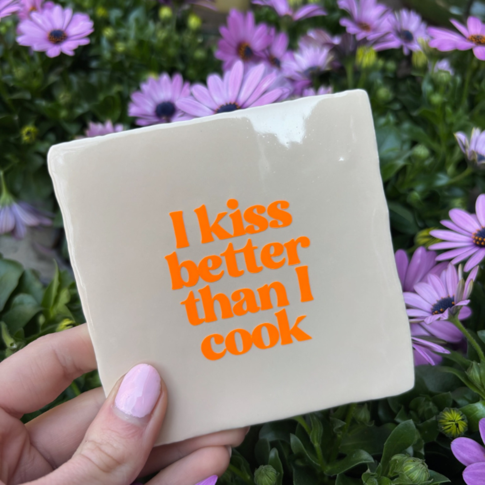 Tegeltje - I kiss better than I cook, nude oranje