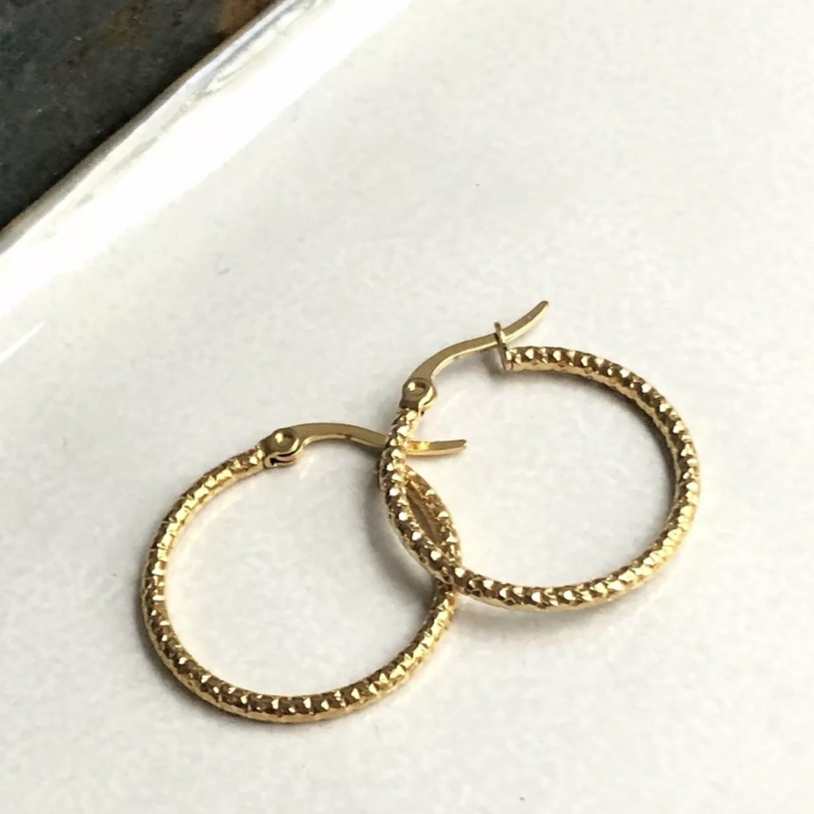 Bewerkte oorringen (2.5cm)