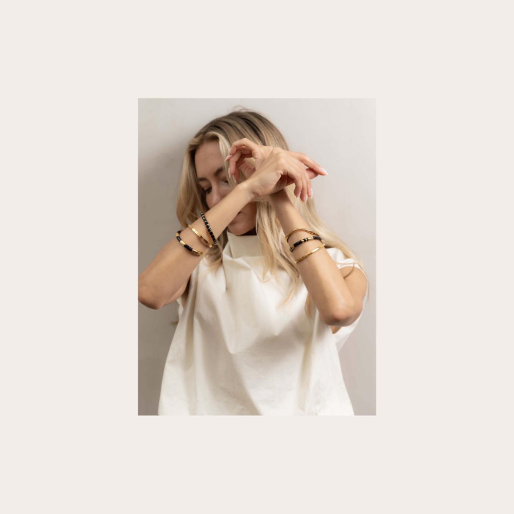 Gladde ovale bangle met patroon