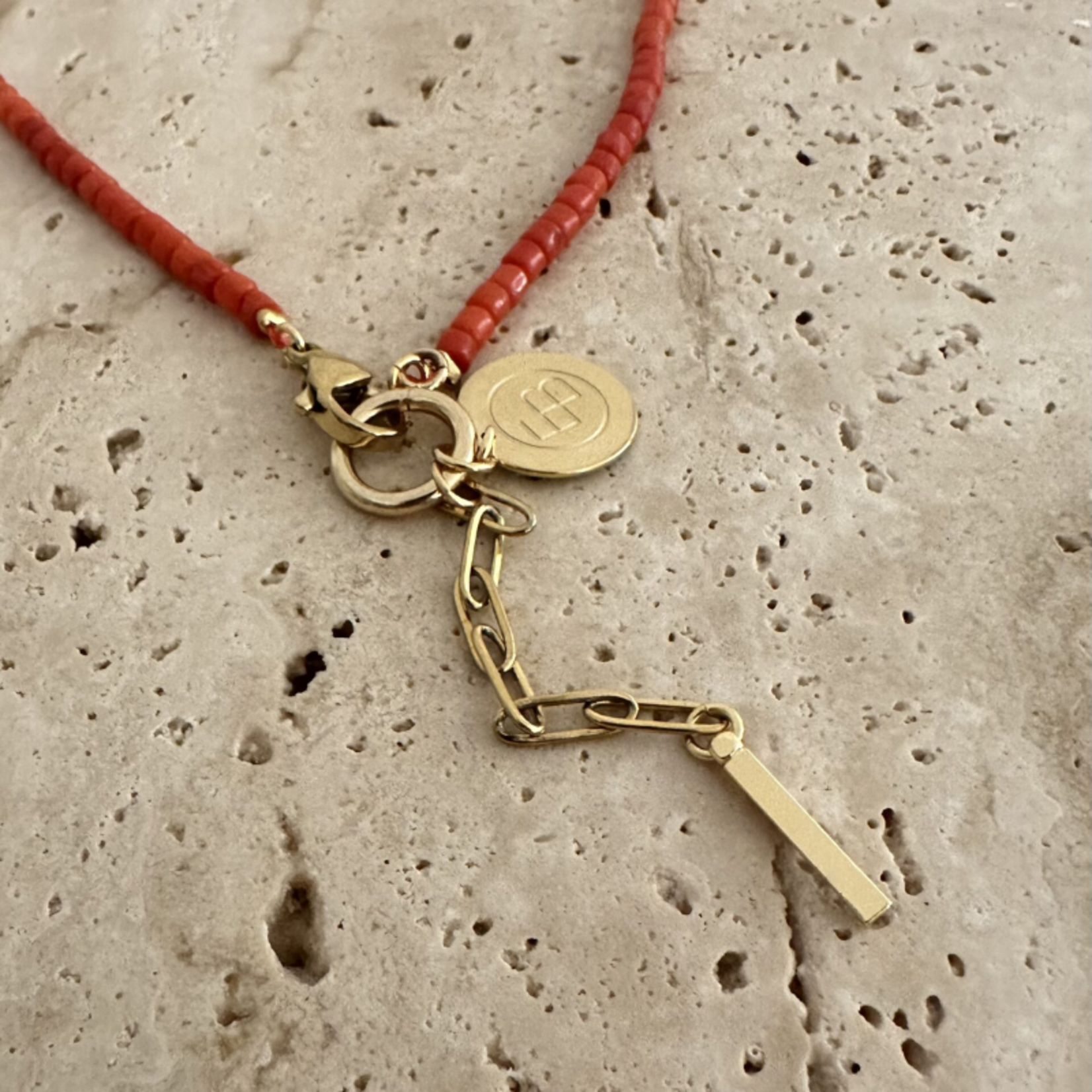 Ketting van rode koraal