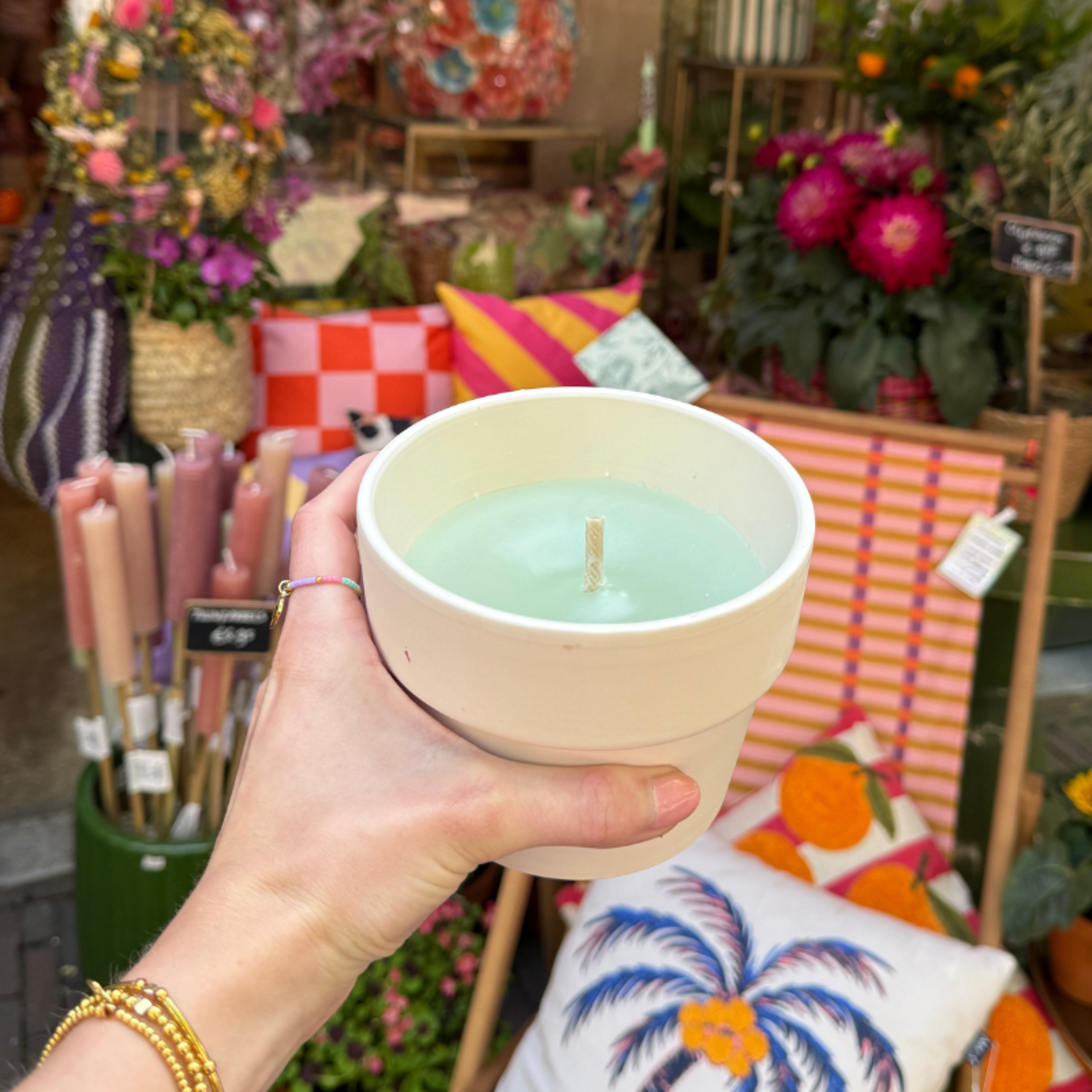 Buiten kaars -  creme terracotta pot S - Licht Groen