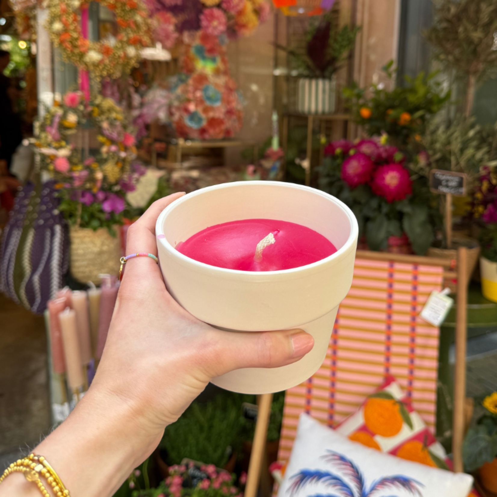 Buiten kaars - creme terracotta pot S - Fuchsia
