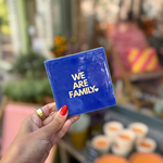 Tegeltje - We are family, blauw met beige