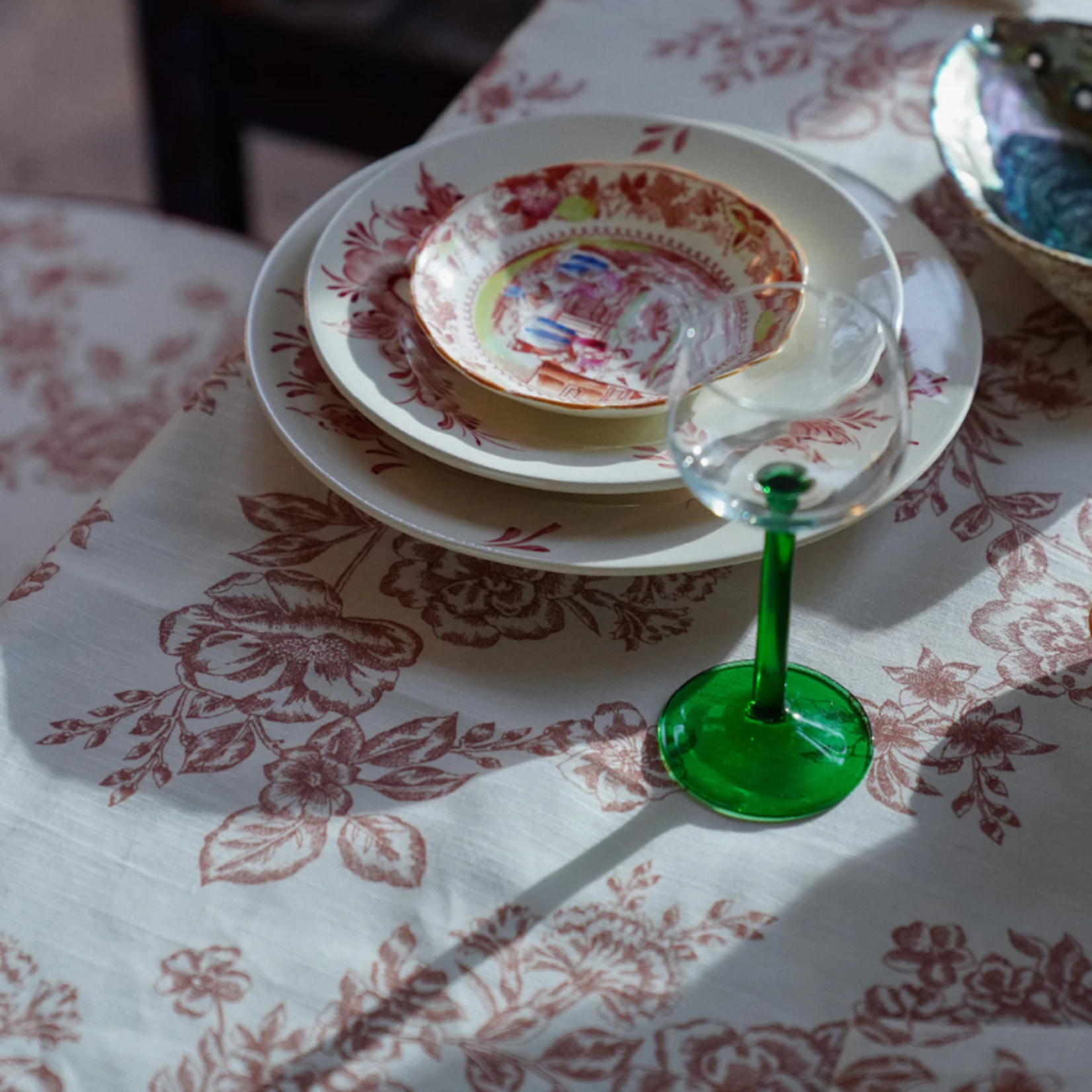 Anna+Nina Anna+nina - Whimsical Rose Tablecloth