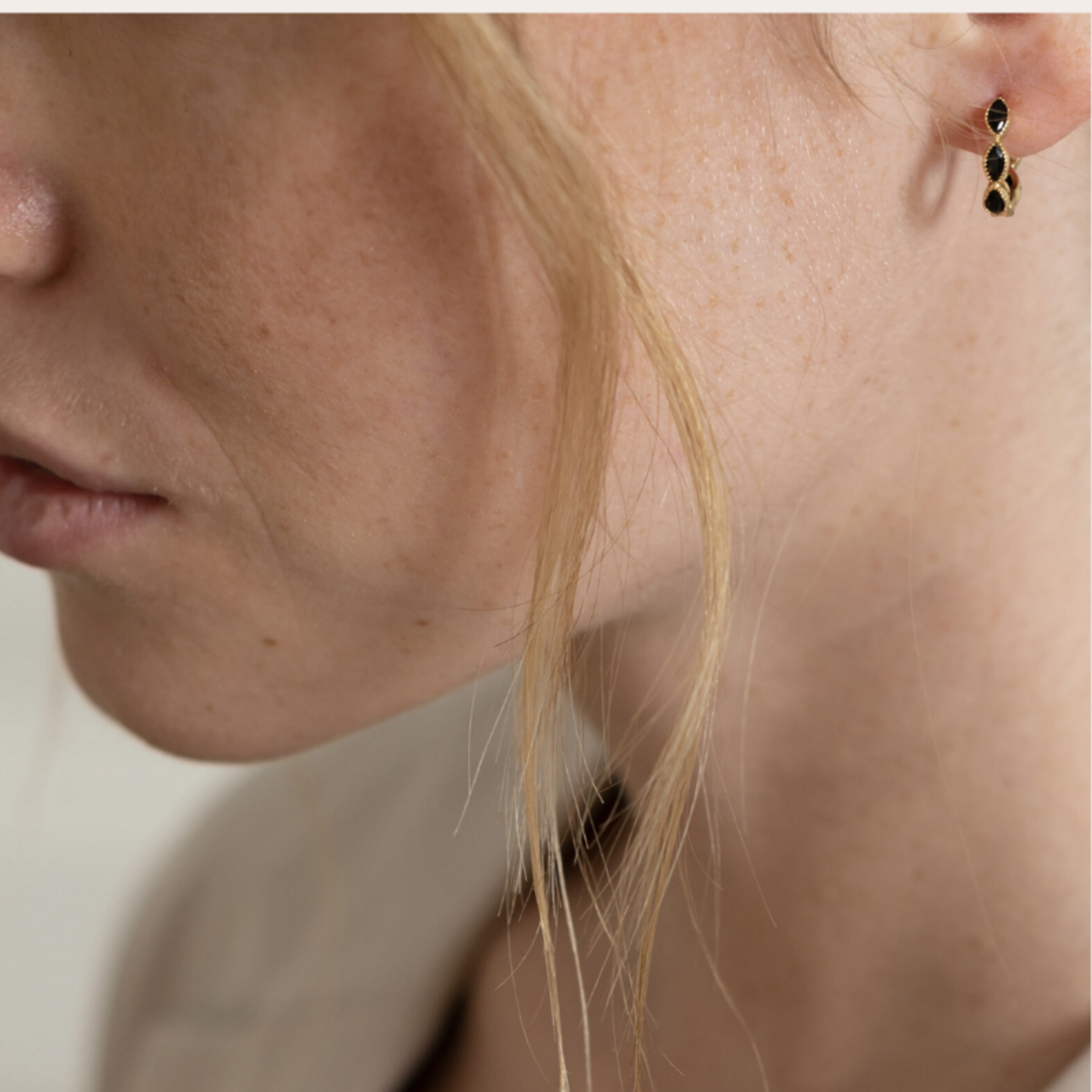 Oorringetjes met steentjes - groen