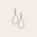 Oorbellen met bewerkte open pegel / more colours