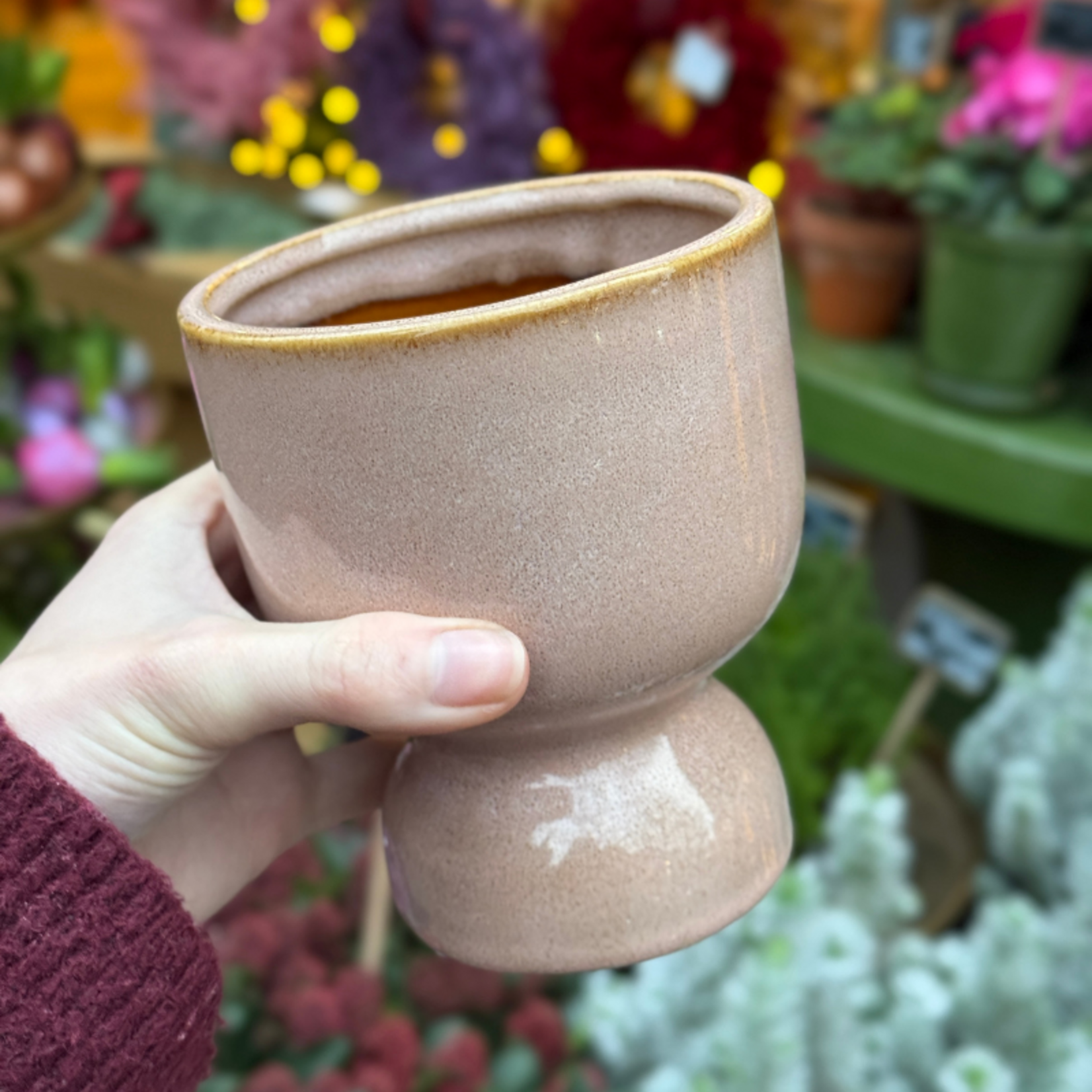 Pot op voet - Riah - roze