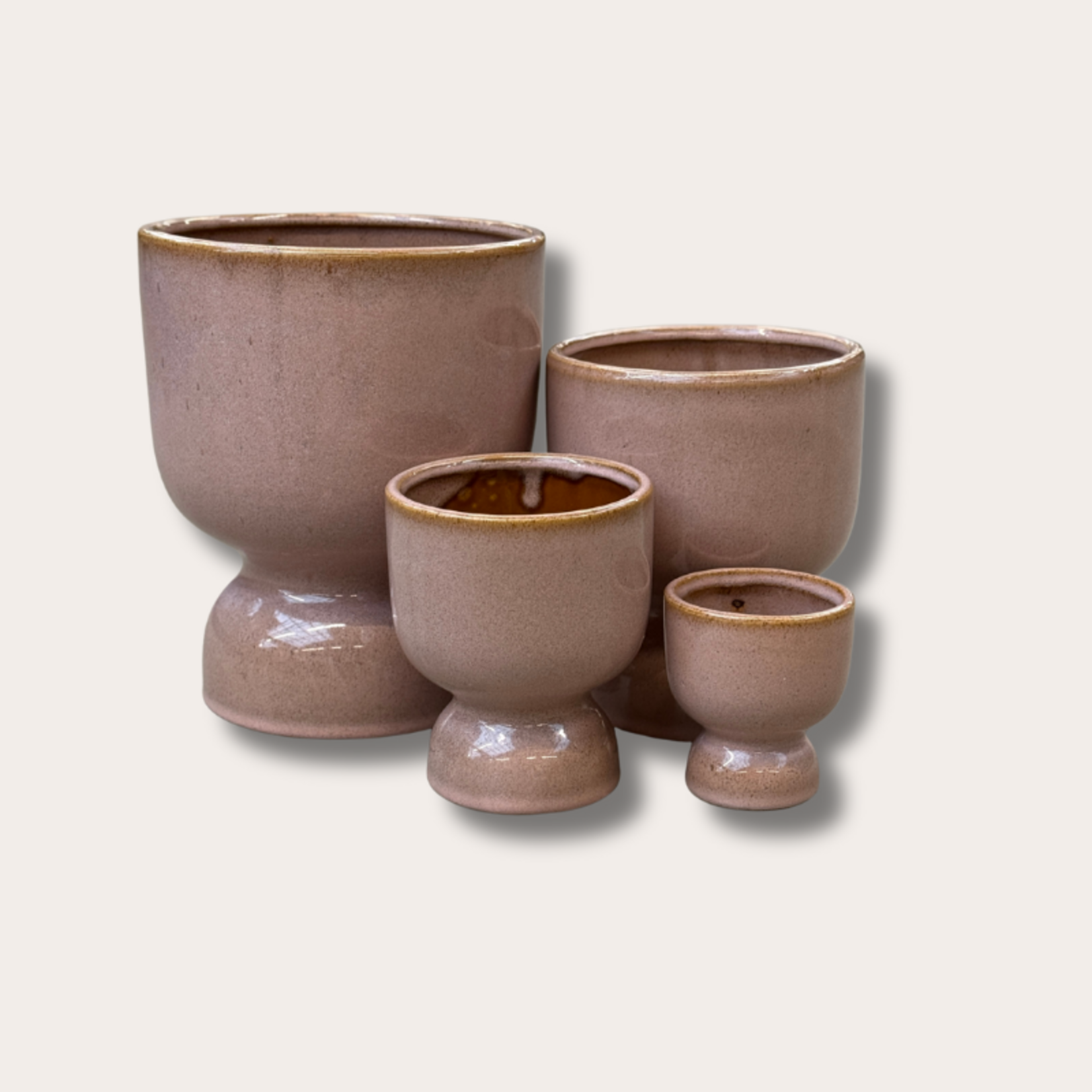 Pot op voet - Riah - roze