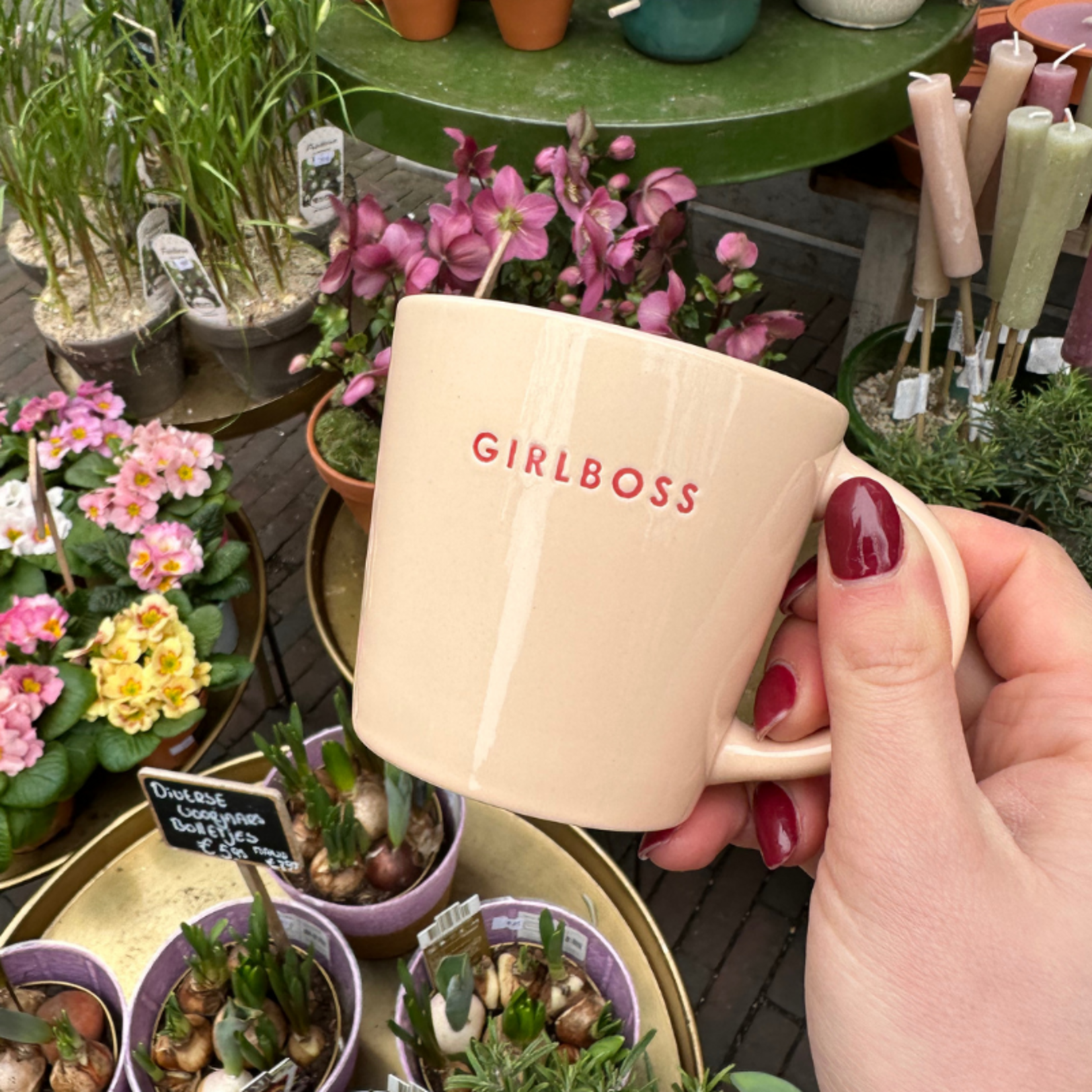 Vondels Cappuccino mug - Girlboss - Salmon