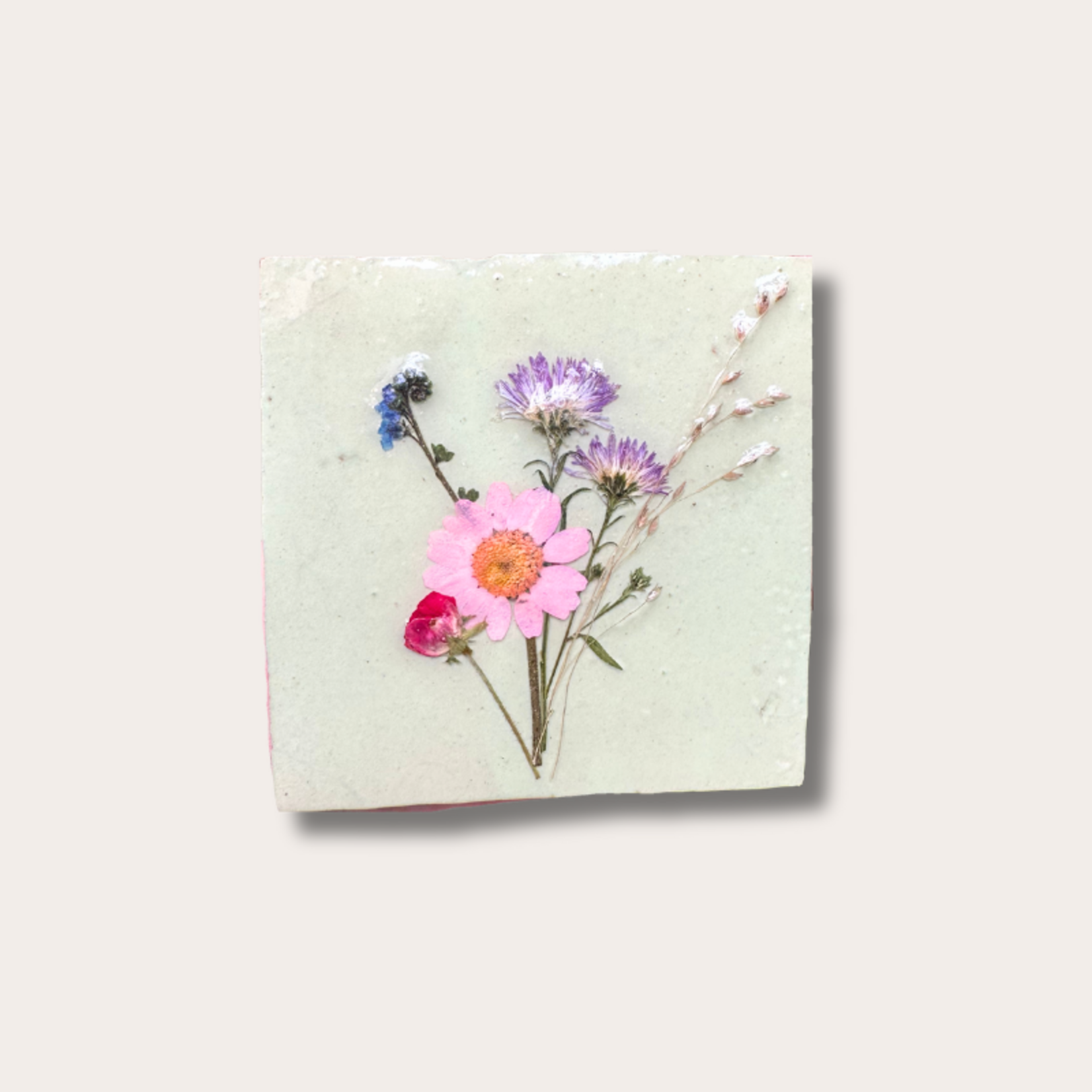 Droogbloemen tegel - mint - roze bloem