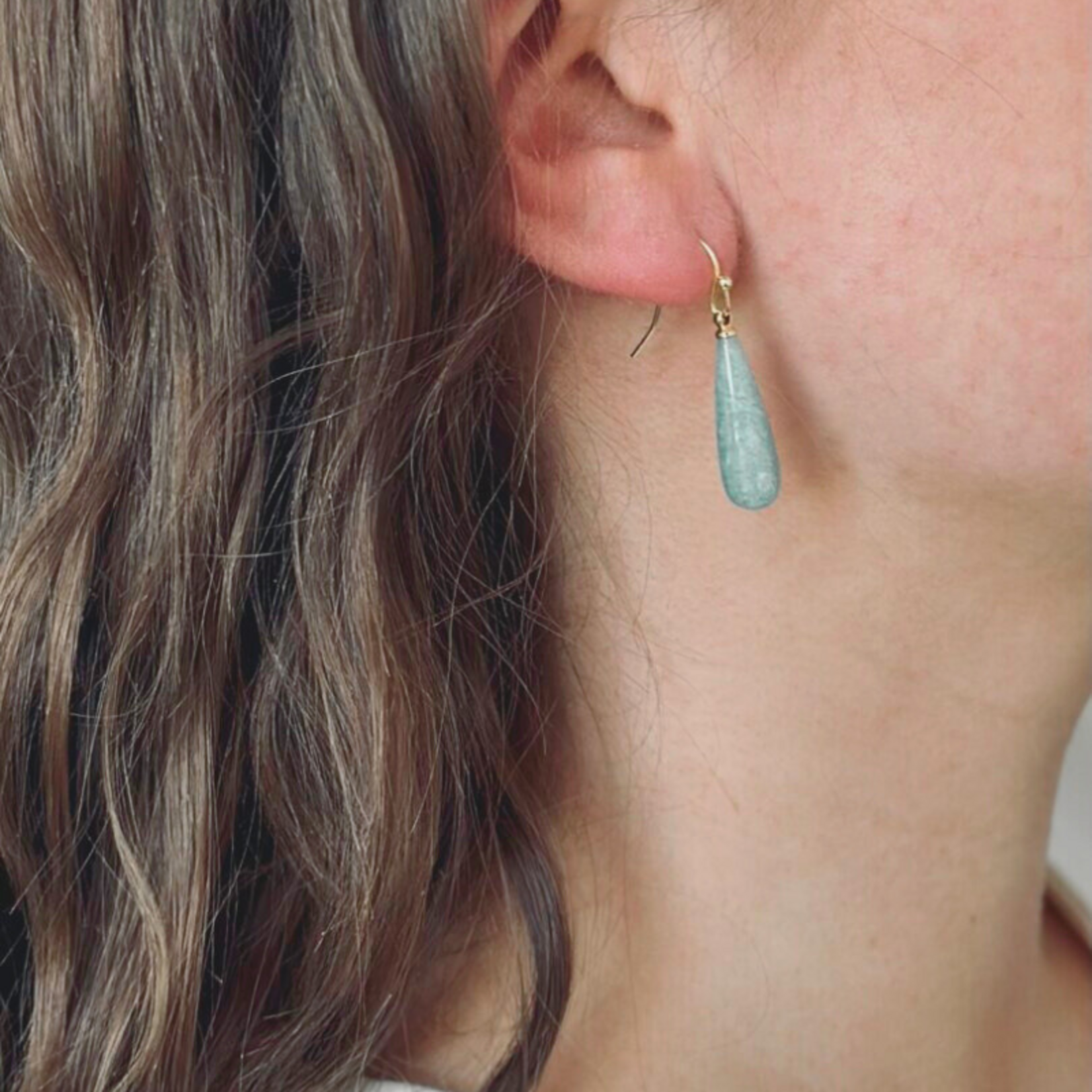 Oorbellen met gemstone pegel - zeegroen (3.6cm)