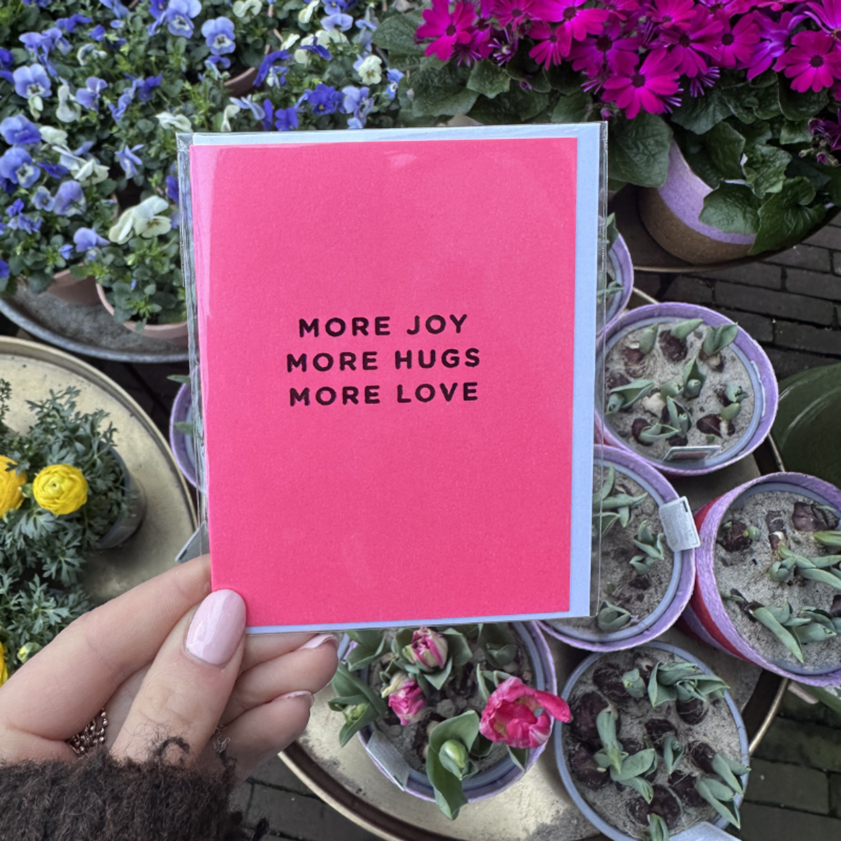 Kaart - More joy hugs love