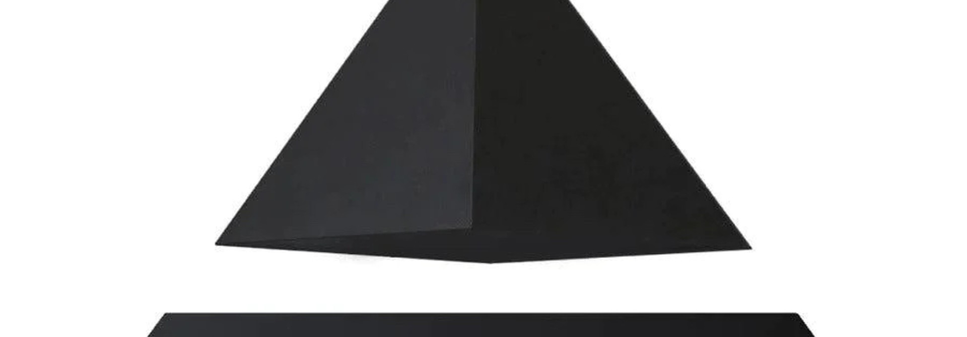 Py Levitating Pyramid Black
