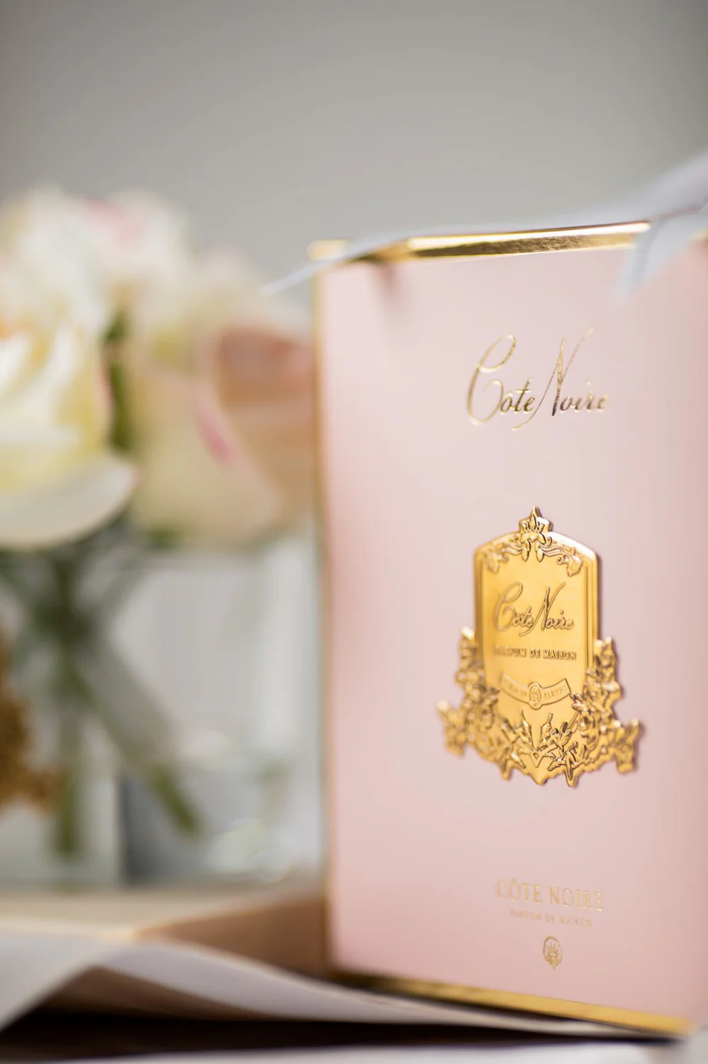 Bouquet 5 Roses - Pink Blush - Vase Clear avec Ecusson Gold-3