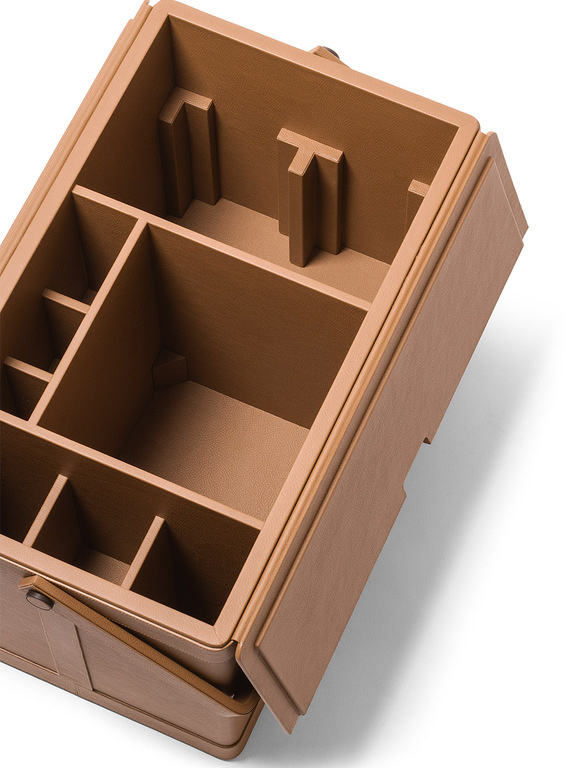 Giobagnara Picnic Basket for Poltrona Frau-7