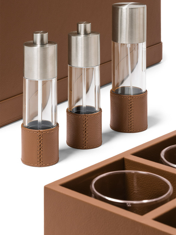 Giobagnara Picnic Basket for Poltrona Frau-10