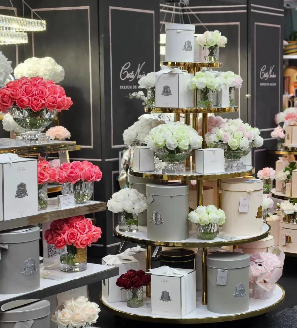 Grand Bouquet Boutons de Rose White Peach Vase Clair-3