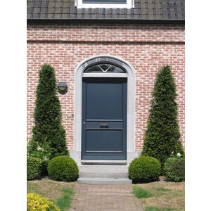 Belgisch hardstenen deuromlijsting model 5