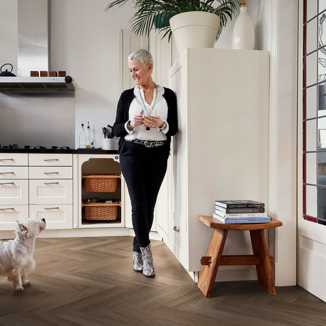 Viva Floors Rustieke houtlook plak PVC vloer visgraat kleur 7860