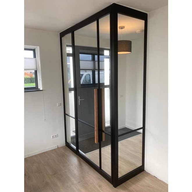 KempiQ Metaal Design stalen pui met taatsdeur met zijlicht