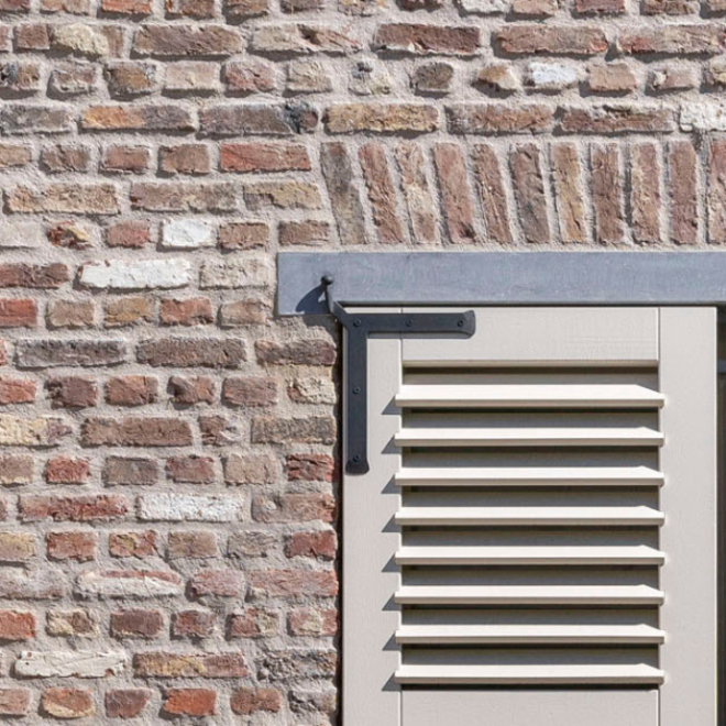 KempiQ Uniek Luikbeslag LINKS zwart metaal voor montage in hardsteen