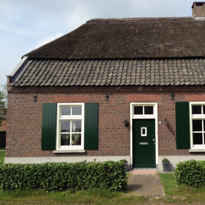 KempiQ Massief hardhouten opgeklampt luik maatwerk type Dessel