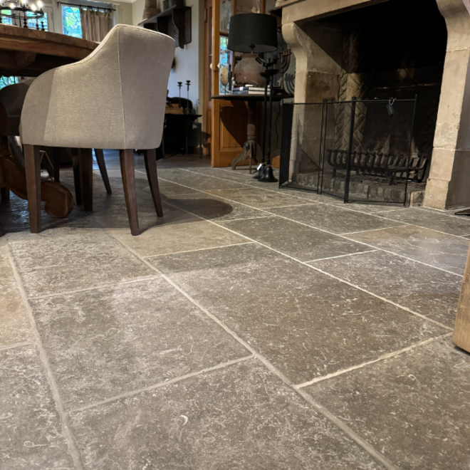 KempiQ Dallenvloer "Calcaire Gris" geborsteld 40/50 cm breed per m2