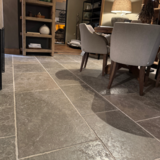 KempiQ Dallenvloer "Calcaire Gris" geborsteld 40/50 cm breed per m2