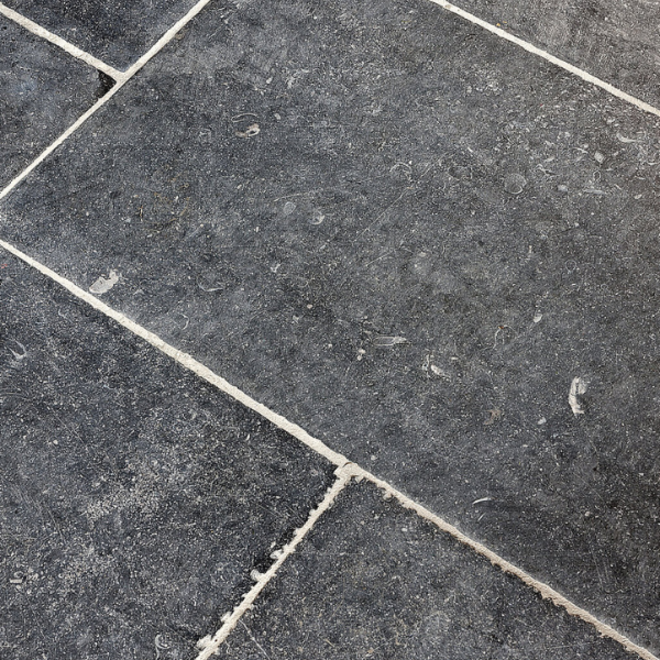 KempiQ Gepatineerd verouderd Belgisch hardsteen vloertegels, wildverband per m2